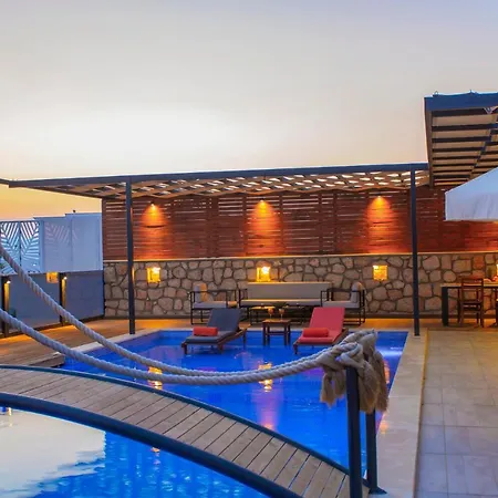 Willa Ada 4 Sleeps Isolated And Heated Pool