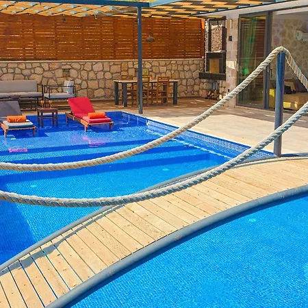 Willa Ada 4 Sleeps Isolated And Heated Pool Kaş