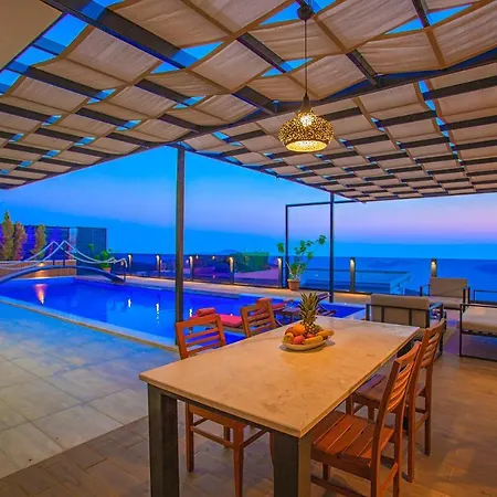 Willa Ada 4 Sleeps Isolated And Heated Pool *