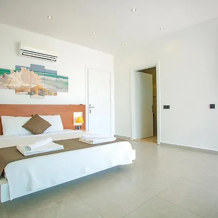 Willa Ada 4 Sleeps Isolated And Heated Pool Kaş