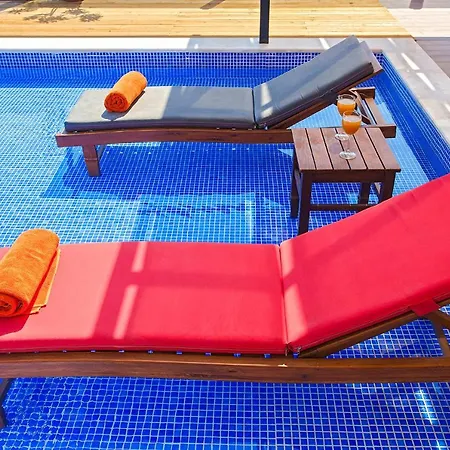 Ada 4 Sleeps Isolated And Heated Pool Willa *